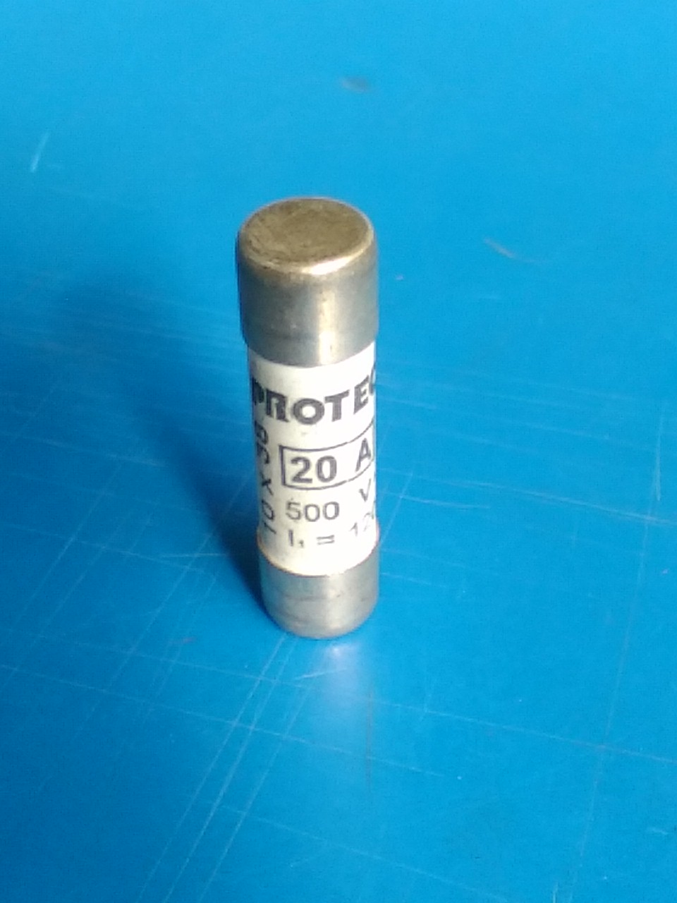 FUSIBILE CILINDRICO 10,3x38 mm 20A CERAMICO